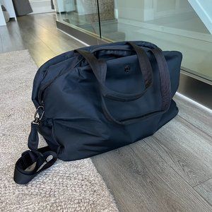 30L lululemon duffle bag - NEW